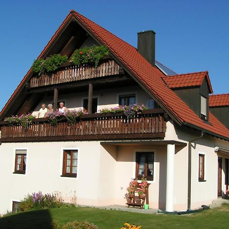 Gaestehaus Gertraud Neualbenreuth Exterior foto